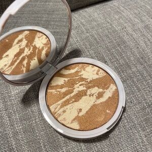 Fenty beauty toast'D swirl CHOCOLATE SWILLER Bronzer